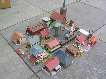 Scenery voor modelspoorbaan H0 – 19 verschillende huisjes. beschikbaar voor biedingen