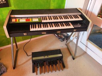 Vintage Hohner T-242 elektronisch orgel beschikbaar voor biedingen