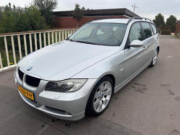BMW 3 Serie Touring 318i High Executive Auto verkeert in top beschikbaar voor biedingen