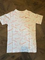 Nike T-shirt Swoosh Print kindermaat L, Ophalen of Verzenden, Zo goed als nieuw, Nike, Jongen of Meisje
