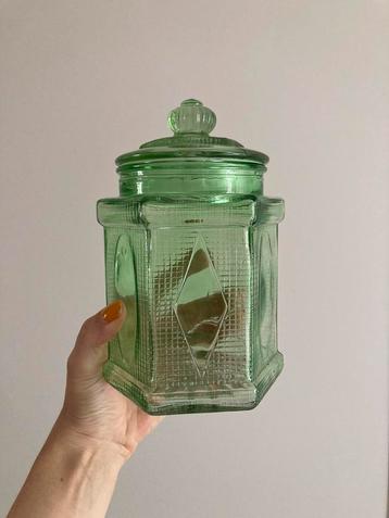 Vintage groene glazen pot met deksel/ voorraadpot beschikbaar voor biedingen