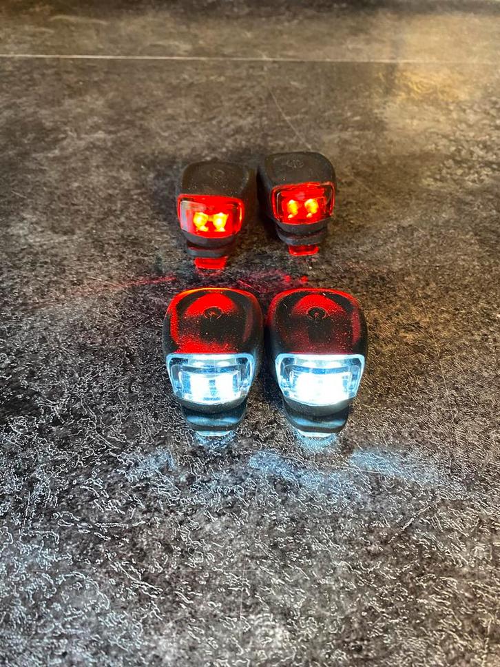 Fietsverlichtingsset - Voor en Achterlicht, Fietsen en Brommers, Fietsaccessoires | Fietsverlichting, Verlichtingsset, Gebruikt