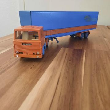 SCANIA 141 MET 2 AS LONG TRAILER N.ST. + DOOS Netjes . beschikbaar voor biedingen