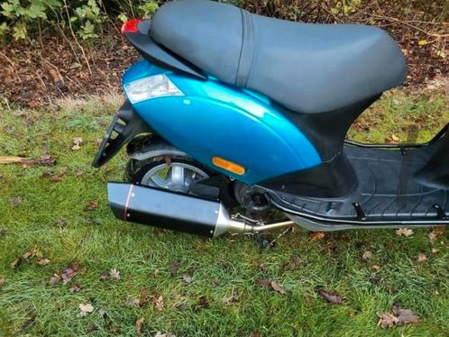 Zip 4 takt geheel opnieuw opgebouwd 2009, Fietsen en Brommers, Scooters | Piaggio, Zo goed als nieuw, Overige modellen, Ophalen