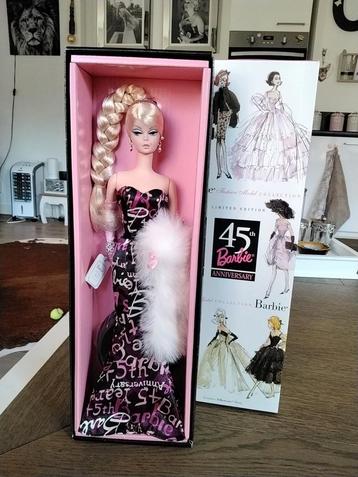 Barbie Silkstone 45th Anniversary NRFB beschikbaar voor biedingen