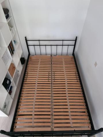 Bedframe + lattenbodems 210 x 140 cm beschikbaar voor biedingen
