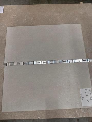 Aluminium Geborstelde Strip - Tegeldecoratie beschikbaar voor biedingen