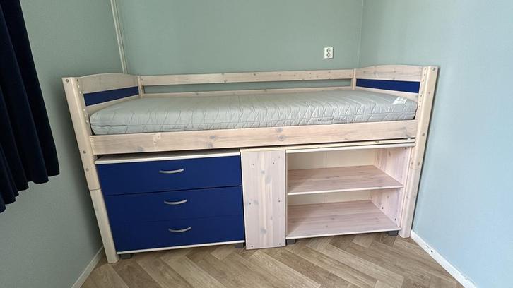 Flexa Halfhoogslaper met Bureau, kastjes. Dennenhout., Huis en Inrichting, Slaapkamer | Stapelbedden en Hoogslapers, Zo goed als nieuw