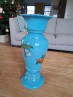 Antieken vaas van opaal glas, Antiek en Kunst, Antiek | Vazen, Ophalen