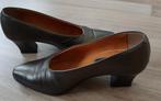 Dolcis Carlini pump, goudkleurig, maat 39, Kleding | Dames, Schoenen, Ophalen of Verzenden, Gedragen, Overige kleuren
