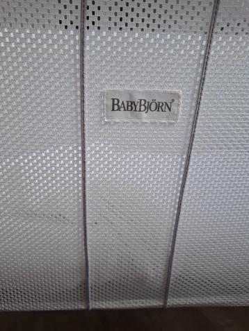 Baby wiegje beschikbaar voor biedingen