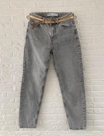 Mooie lichtgrijze ‘boyfriend’ jeans xs Bershka / zara/ mango beschikbaar voor biedingen