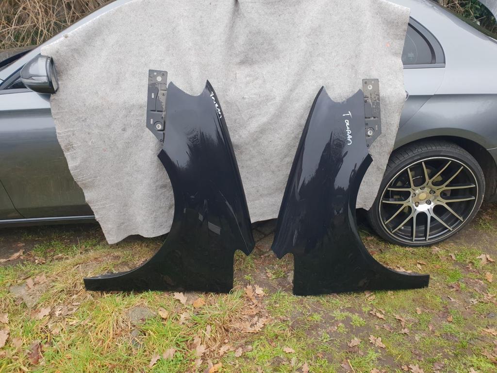 VW TOURAN VOORSCHERMEN LINKS +RECHTS  BJ 2008, Auto-onderdelen, Gebruikt, -, -, Ophalen of Verzenden