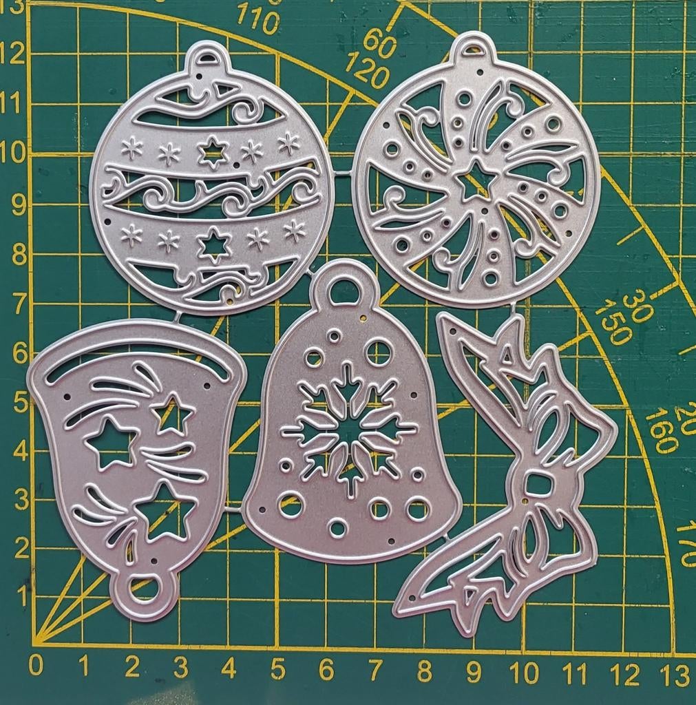 Snijmal  kerstbal met strikje, Ophalen of Verzenden, Zo goed als nieuw, Overige thema's, Pons of Mal