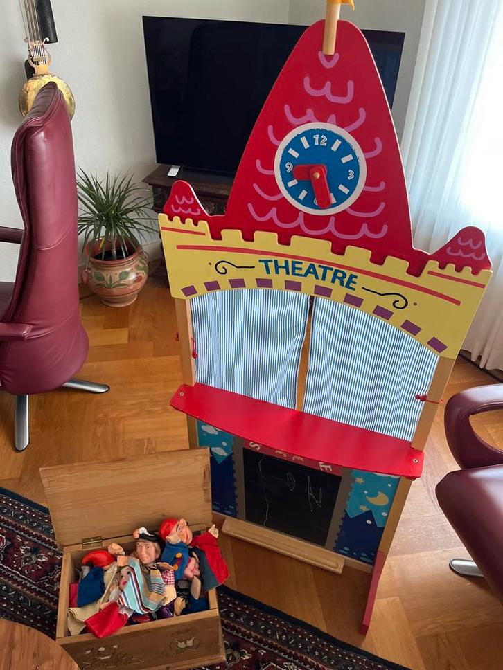 Leuke poppenkast met veel handpoppen, Kinderen en Baby's, Speelgoed | Overig, Gebruikt, Jongen of Meisje, Ophalen