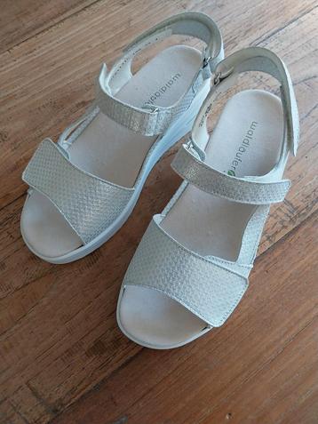Nieuwe leren zilverkleurige Waldläufer Dina sandalen  beschikbaar voor biedingen