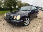 Mercedes E280 v6 Benzine W210 Avantgarde 1998, Automaat, Achterwielaandrijving, Zwart, Blauw