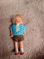 poppenhuis miniaturen ari popje 8 cm nr 26, Verzamelen, Ophalen of Verzenden, Zo goed als nieuw, Poppenhuis