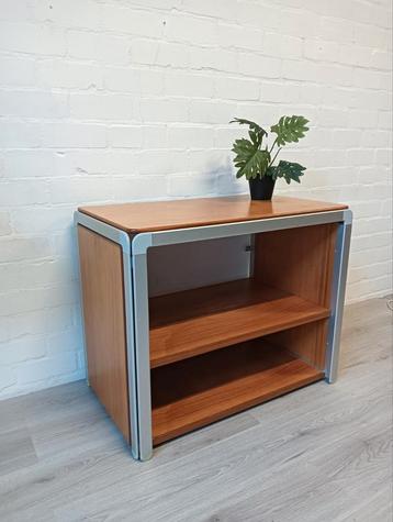 Vintage TV Meubel/Dressoir. Arne Jacobsen, model Montana  beschikbaar voor biedingen