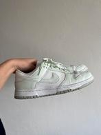 Nike Dunk Low Mint Groen Maat 39, Ophalen, Zo goed als nieuw, Groen, Sneakers of Gympen