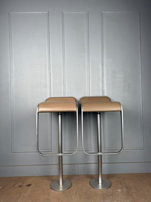 30 Lapalma Lem fixed design barkrukken met lederen zitting, Huis en Inrichting, Barkrukken, Zo goed als nieuw, 60 tot 90 cm, Leer