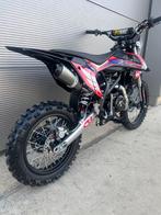 4k racing YX 140cc crossmotor - zwart frame, Motoren, Ophalen of Verzenden, Tweedehands, Laarzen