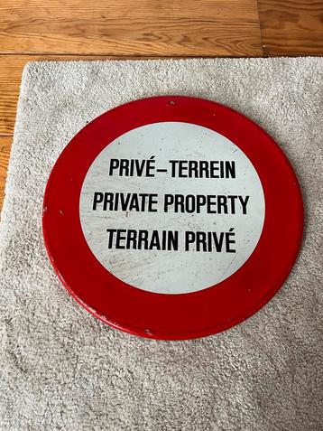 Vintage Metalen Bord - Privé Terrein beschikbaar voor biedingen