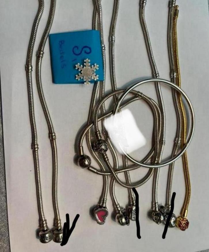 Diverse pandora, Sieraden, Tassen en Uiterlijk, Bedels, Zo goed als nieuw, Pandora, Zilver, 4 bedels of meer, Verzenden