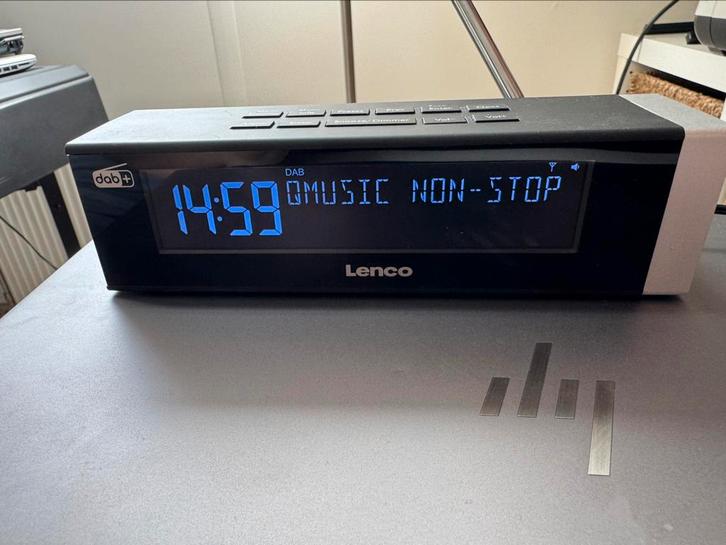 DAB+ wekkerradio Lenco CR, Witgoed en Apparatuur, Wekkers, Zo goed als nieuw, Ophalen of Verzenden