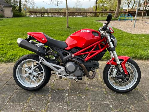 Ducati Monster 1100, Motoren, Motoren | Ducati, Particulier, Naked bike, meer dan 35 kW, 2 cilinders, Ophalen