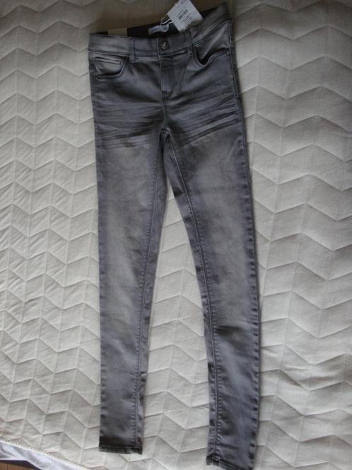Nieuwe lange licht grijze NAME IT jeans. Maat 152., Kinderen en Baby's, Kinderkleding | Maat 152, Nieuw, Jongen, Broek, Ophalen of Verzenden
