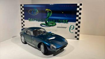 Shelby Daytona met de groen/blauwe  Exoto 1.18 beschikbaar voor biedingen