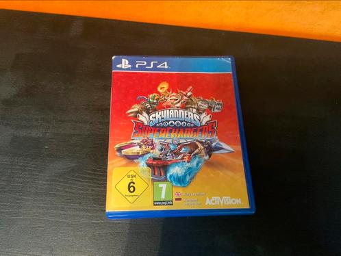 Skylanders Superchargers playstation 4 zie game omschrijving, Spelcomputers en Games, Games | Sony PlayStation 4, Zo goed als nieuw