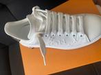 Louis Vuitton Time Out sneaker, Wit, Zo goed als nieuw, Sneakers of Gympen, Louis vuitton
