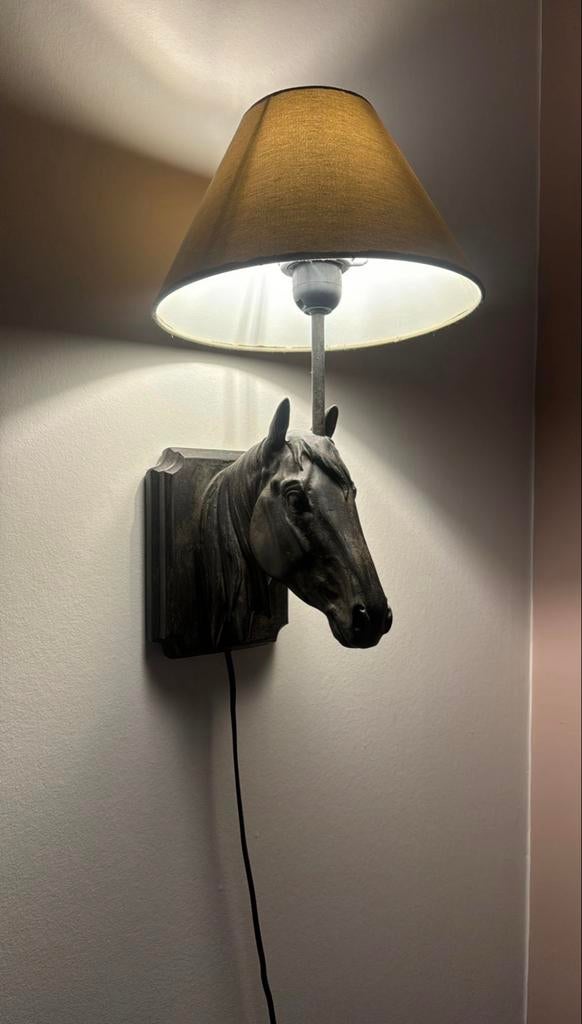 Unieke wandlamp met paardenhoofd, Ophalen of Verzenden, Gebruikt, Metaal
