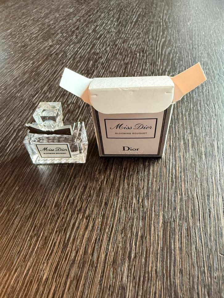 Miniatuur Miss Dior Blooming Bouquet Parfum 5ml, Sieraden, Tassen en Uiterlijk, Uiterlijk | Parfum, Gebruikt, Ophalen of Verzenden
