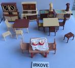 POPPENHUIS MEUBELS * Diverse VINTAGE Sets *, Verzamelen, Verzenden, Zo goed als nieuw, Poppenhuis