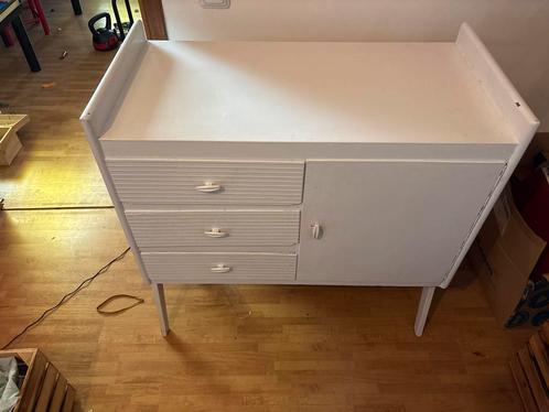 Vintage commode, Kinderen en Baby's, Kinderkamer | Commodes en Kasten, Gebruikt, 90 tot 105 cm, 100 cm of meer, 50 tot 70 cm, Opstaande rand