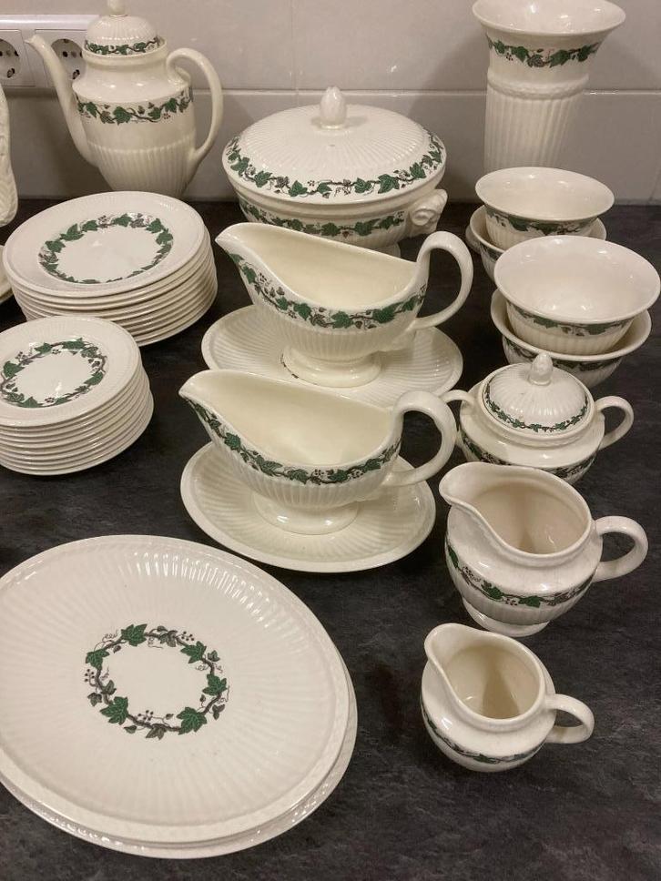 wedgwood stratford kerstservies 10% afhaalkorting, Huis en Inrichting, Keuken | Servies, Zo goed als nieuw, Wedgwood, Aardewerk