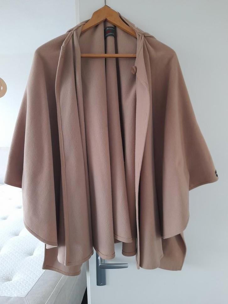Camelkleurige wollen cape - maat 38-44, Kleding | Dames, Overige Dameskleding, Gedragen, Ophalen of Verzenden