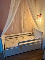 Wit houten peuterbed met lade, Kinderen en Baby's, Kinderkamer | Bedden, Gebruikt, 70 tot 85 cm, Lattenbodem, 140 tot 160 cm