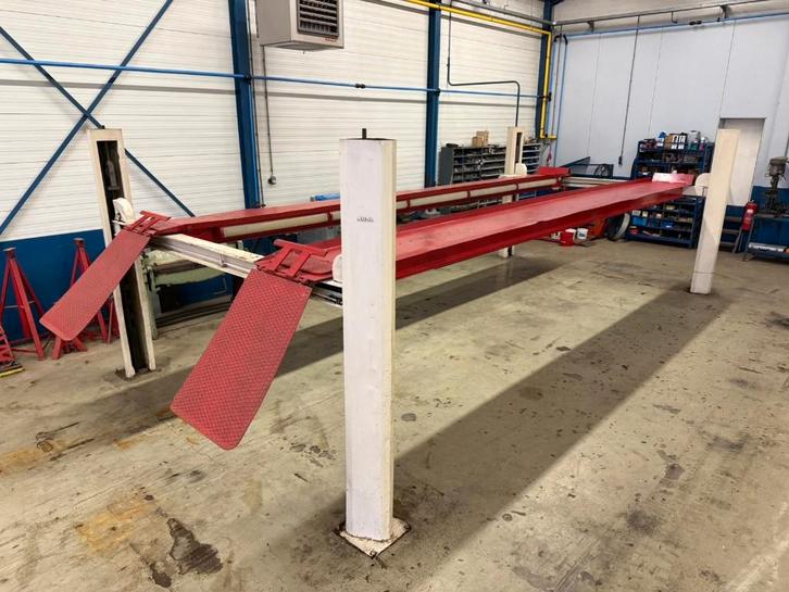 stertil-koni vierkoloms hefbrug 10 ton, Auto diversen, Autogereedschap, Zo goed als nieuw, Ophalen