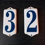 Emaille huisnummer plaatjes 2 en 3 ., Ophalen