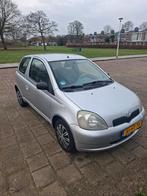 Toyota Yaris 1.3 16V 3DR Linea SOL AUT 2001 Grijs, Auto's, Toyota, 1299 cc, Bluetooth, 31 €/maand, 4 cilinders