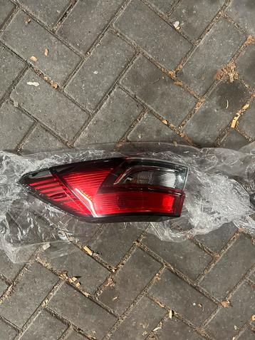 Toyota Corolla Cross rechter achterlicht – nieuw beschikbaar voor biedingen
