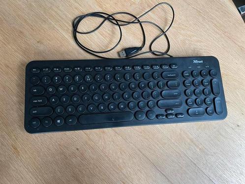Trust toetsenbord, Computers en Software, Toetsenborden, Zo goed als nieuw, Qwerty, Multimediatoetsen, Ophalen of Verzenden