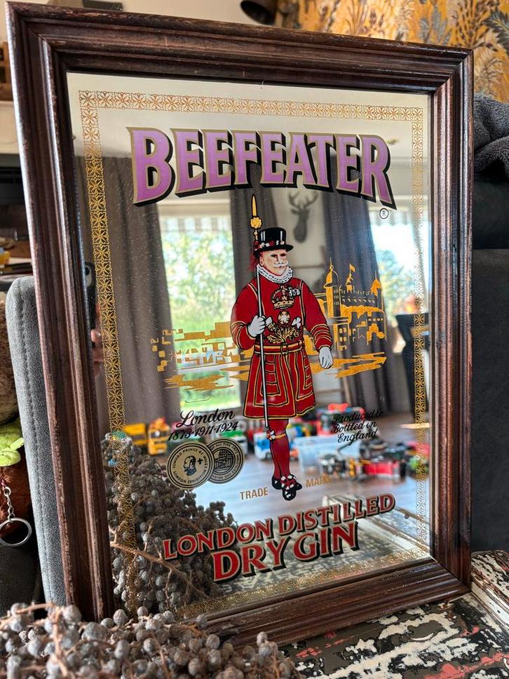 Antieke Beefeater Gin Spiegel, Antiek en Kunst, Antiek | Spiegels, Minder dan 50 cm, Minder dan 100 cm, Rechthoekig, Ophalen of Verzenden