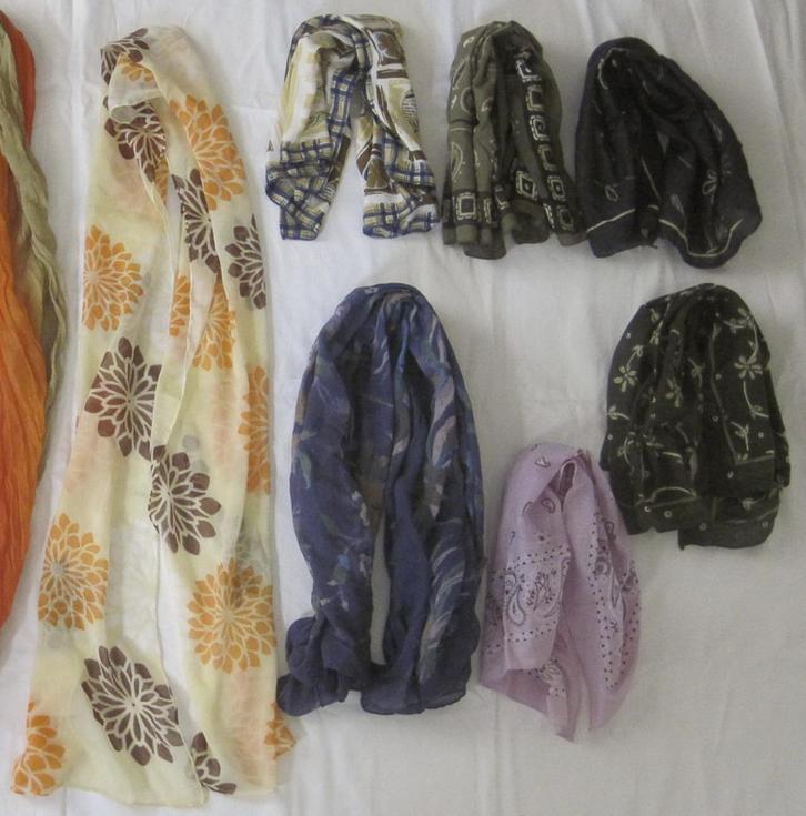 Pakket met 7 sjaals o.a. met bloemen, Kleding | Dames, Mutsen, Sjaals en Handschoenen, Zo goed als nieuw, Sjaal, Ophalen