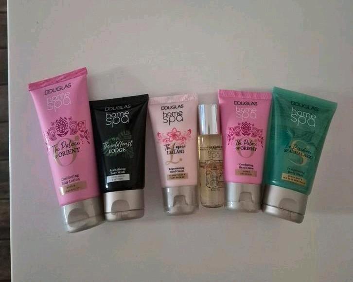 Nieuw Douglas Home Spa Mini's Set douchegel bodylotion, Sieraden, Tassen en Uiterlijk, Uiterlijk | Lichaamsverzorging, Nieuw, Bodylotion, Crème of Olie