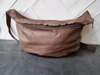 Bruine leren Humanoid schoudertas/cross over tas., Sieraden, Tassen en Uiterlijk, Ophalen of Verzenden, Zo goed als nieuw, Bruin